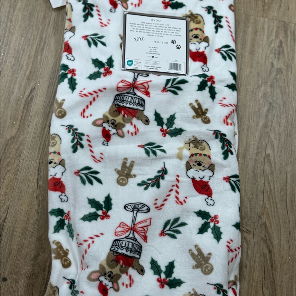 XOXO Holiday Blanket - White with Red and Green